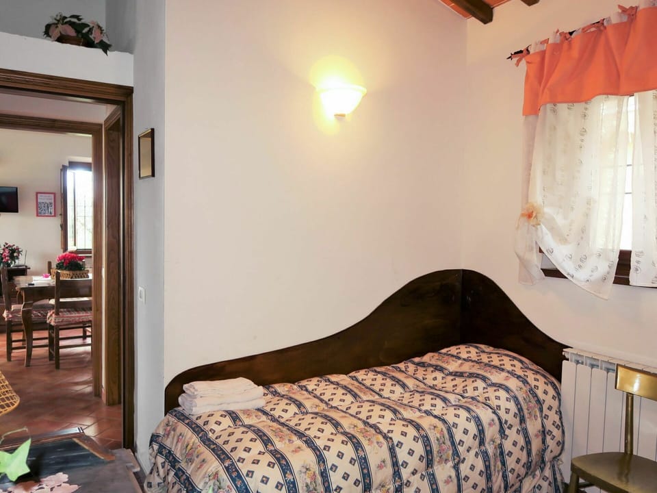 Furniture, Property, Comfort, Wood, Textile, Interior Design, Bed Frame, Lamp, Picture Frame, Floor