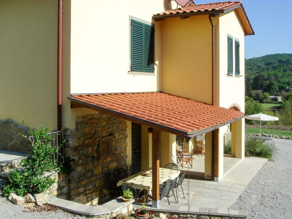 Property, House, Building, Wall, Real Estate, Roof, Architecture, Facade, Home, Residential Area
