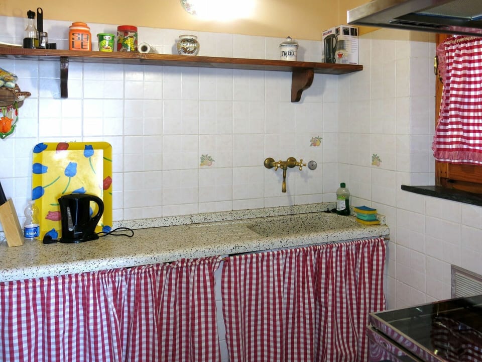 Room, Tile, Property, Interior Design, Kitchen, House, Floor, Building, Countertop, Furniture