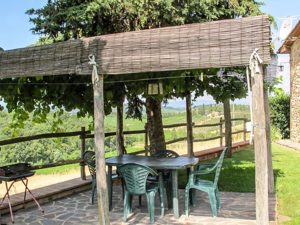 Property, Pavilion, Pergola, Building, Shade, Leisure, Outdoor Table, Gazebo, Table, Tree