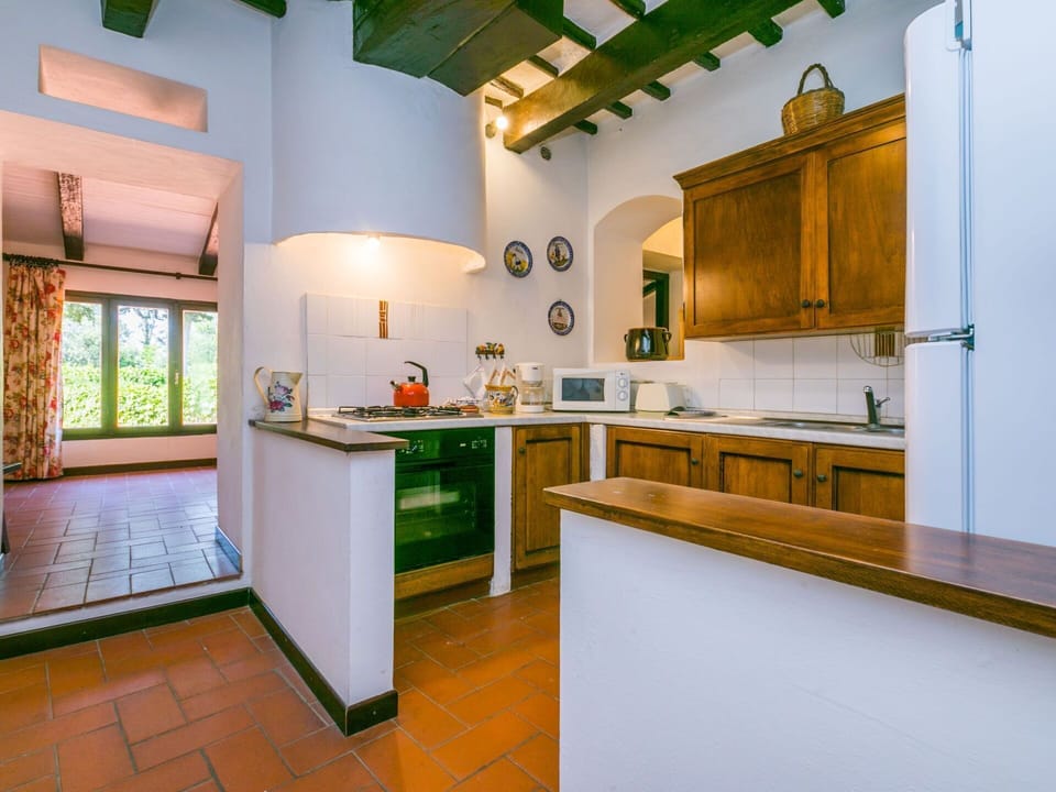 Countertop, Cabinetry, Furniture, Property, Kitchen Appliance, Kitchen Stove, Kitchen, Wood, Home Appliance, Sink