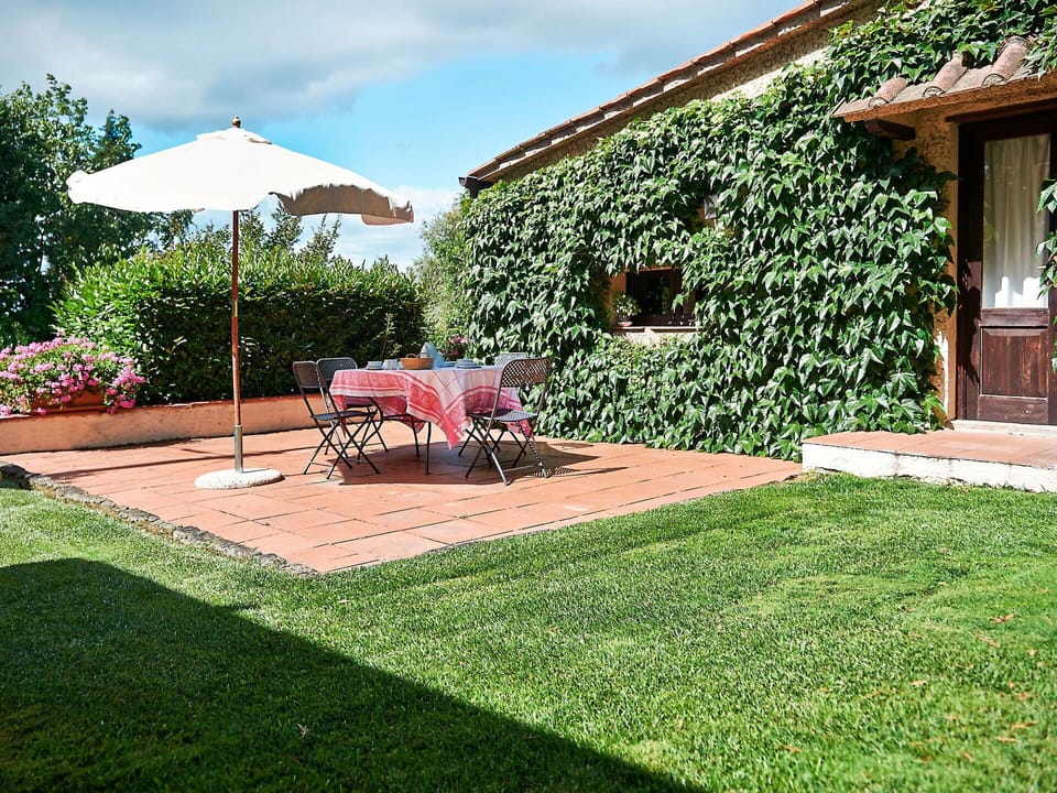 Lawn, Yard, Property, Grass, Backyard, Garden, House, Artificial Turf, Real Estate, Landscaping