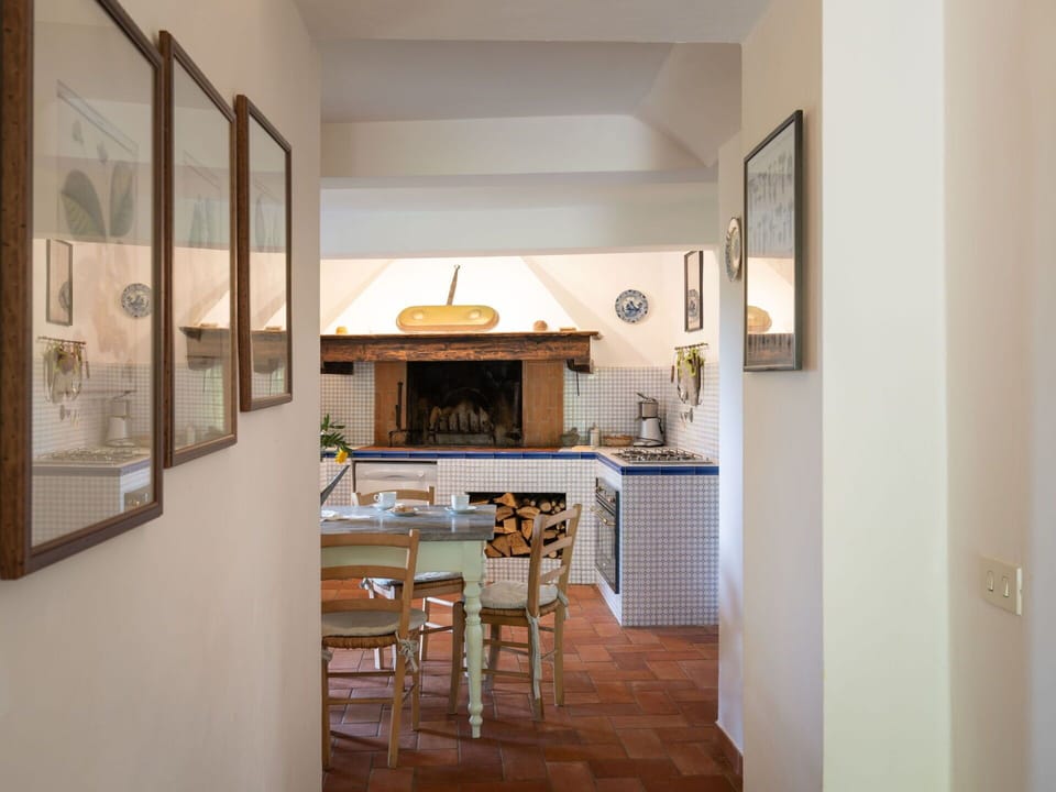 Furniture, Table, Chair, Wood, Building, Picture Frame, Interior Design, Flooring, Floor, House