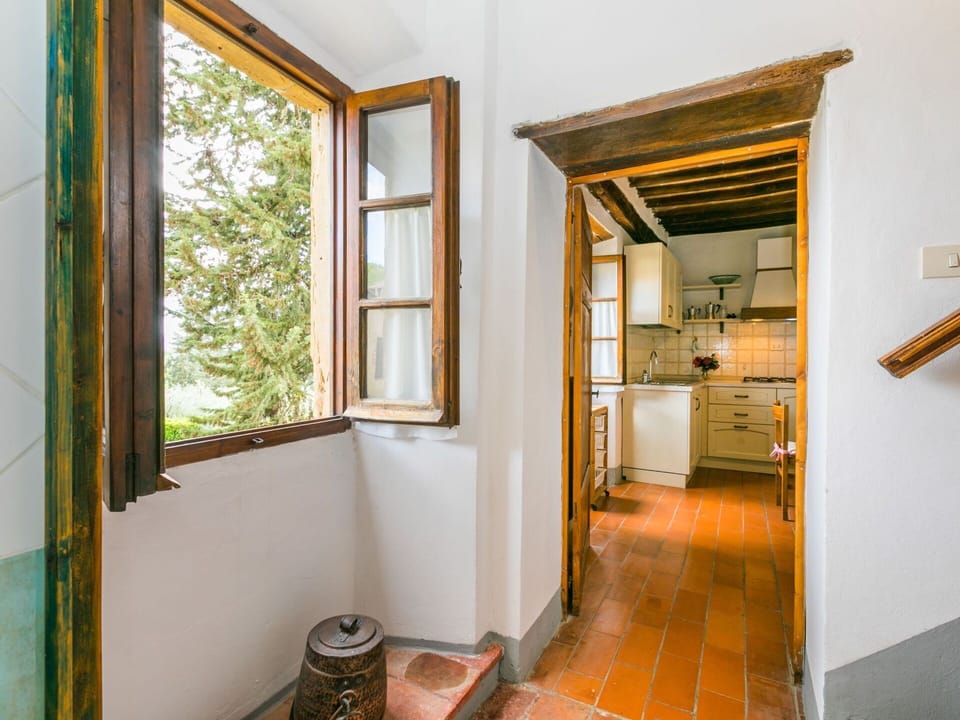 Building, Property, Window, Wood, Architecture, Floor, Interior Design, Flooring, Wall