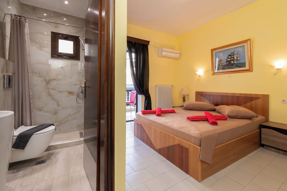 Standard Double Room | Free cribs/infant beds, rollaway beds, free WiFi