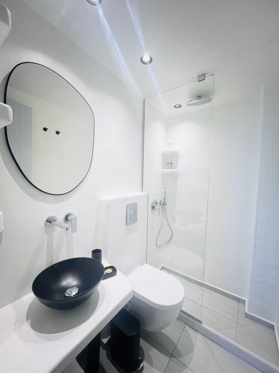 Standard Apartment, 2 Bedrooms | Bathroom | Shower, hair dryer, slippers, towels