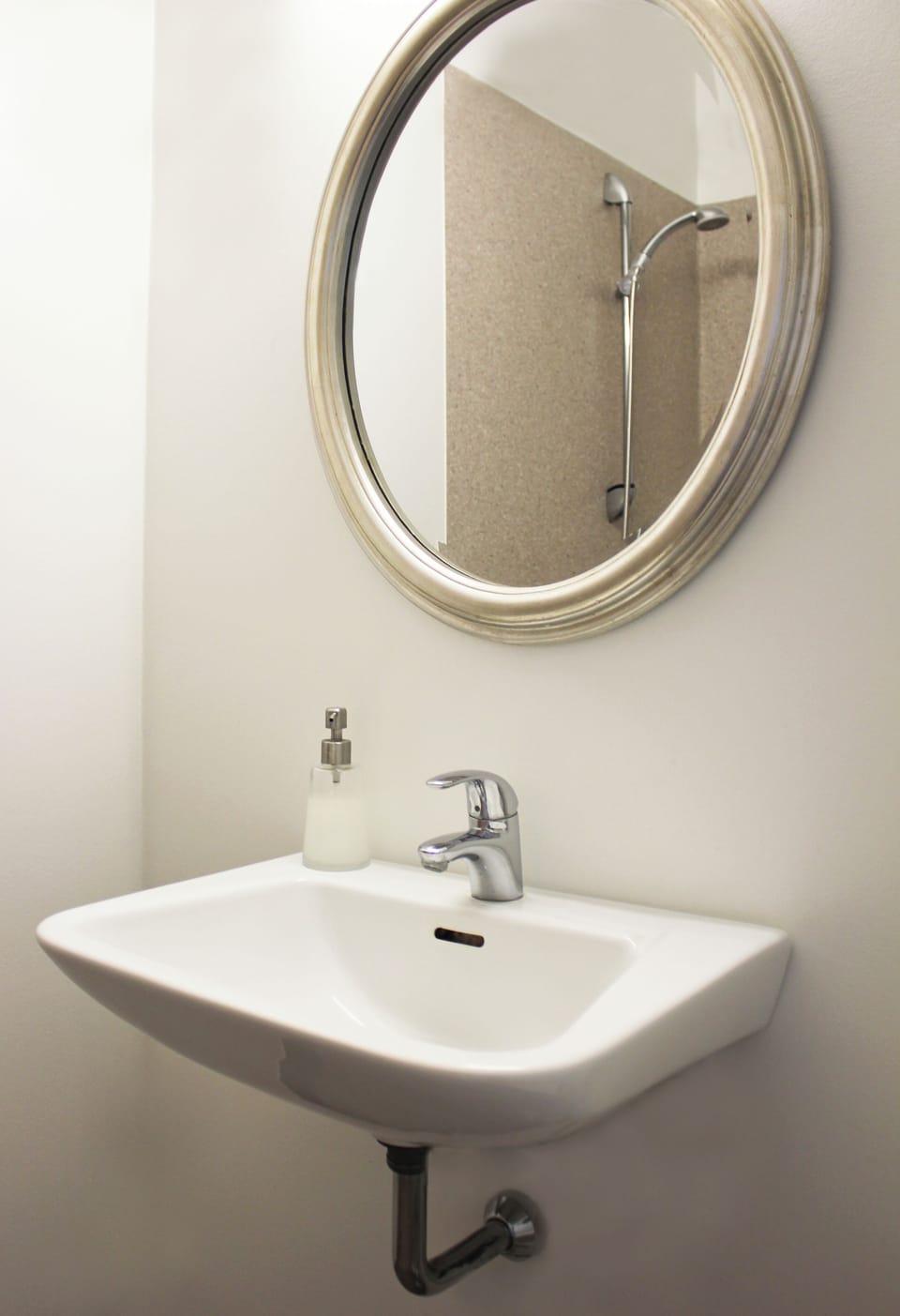 Standard Double or Twin Room, Private Bathroom | Bathroom | Shower, hair dryer, towels