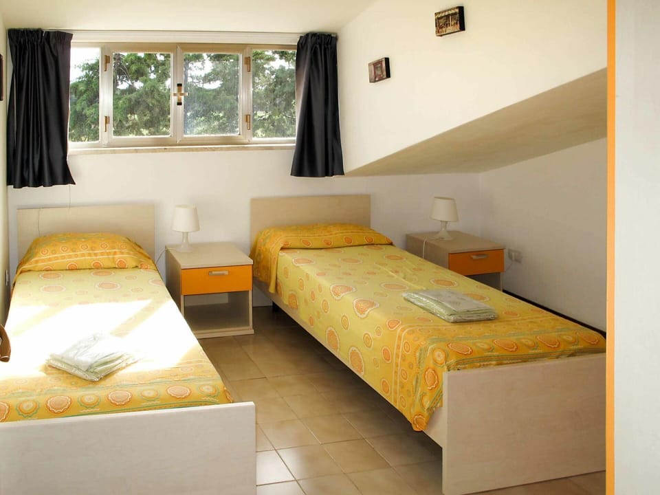 Property, Window, Building, Comfort, Wood, Bed Frame, Interior Design, Yellow, Curtain