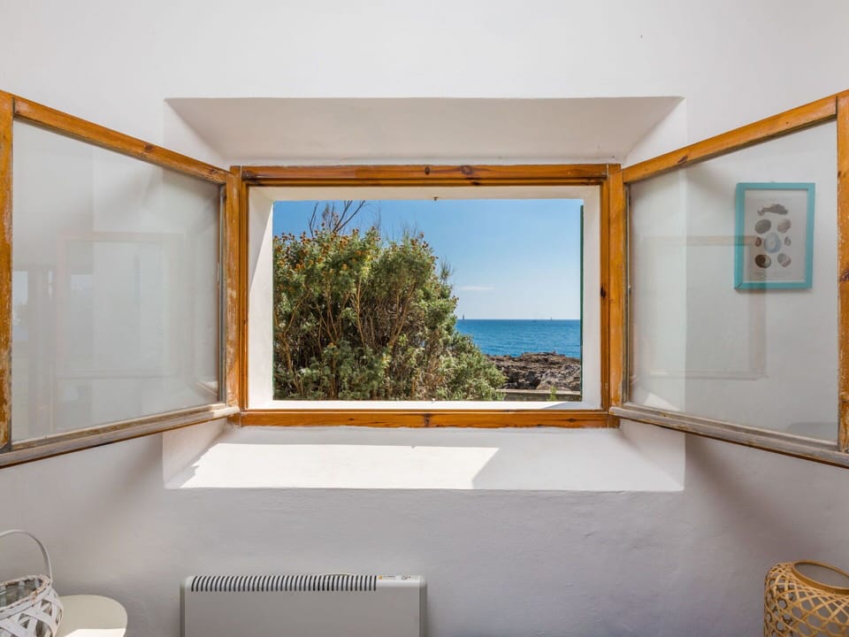 Property, Building, Window, Azure, Wood, Shade, Rectangle, Interior Design, House, Floor