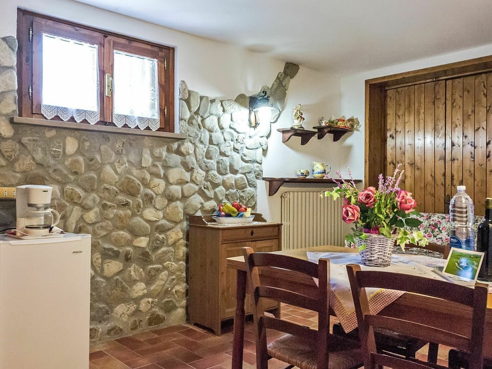 Room, Interior Design, Furniture, Property, Floor, Wall, Building, House, Table, Home