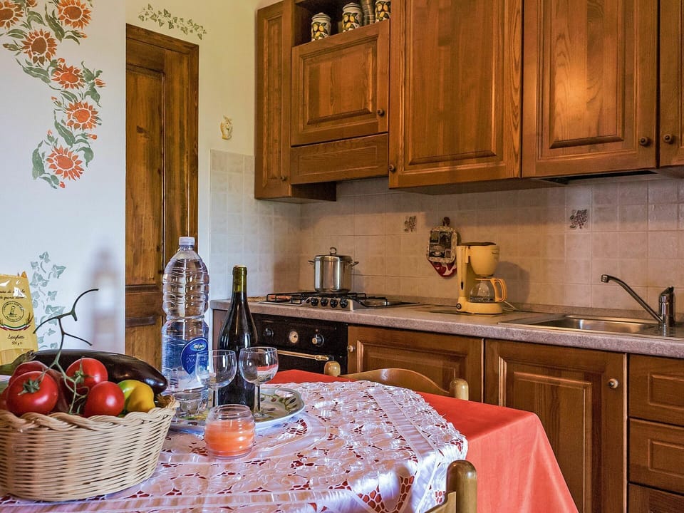 Countertop, Room, Kitchen, Cabinetry, Furniture, Property, Interior Design, Tile, House, Home