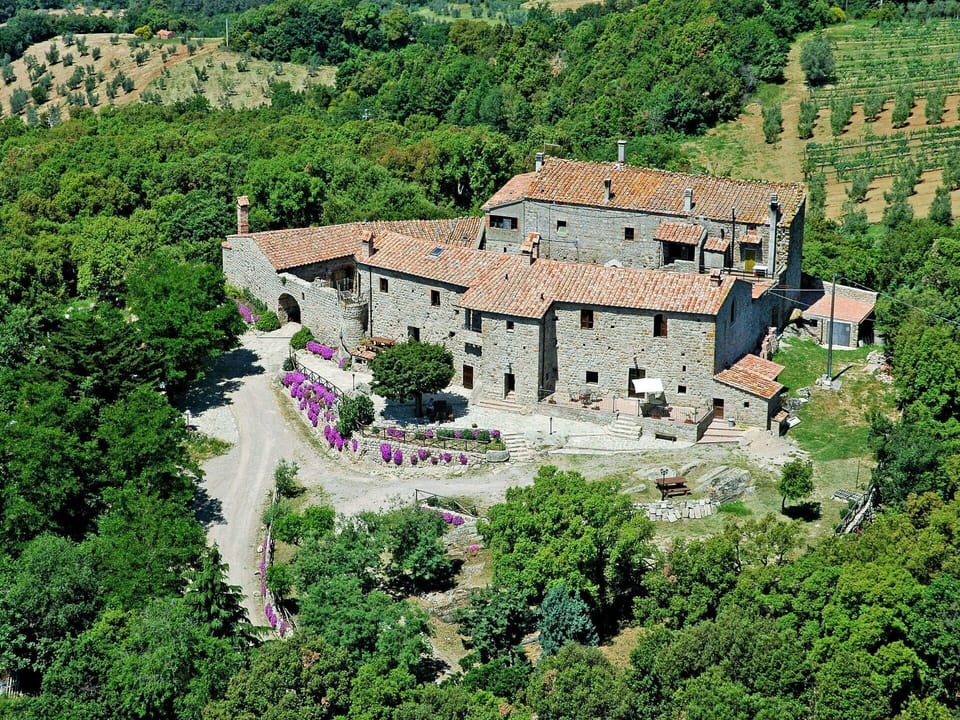 Building, Plant, Tree, Natural Landscape, House, Land Lot, Landscape, Rural Area, Cottage, Hill Station