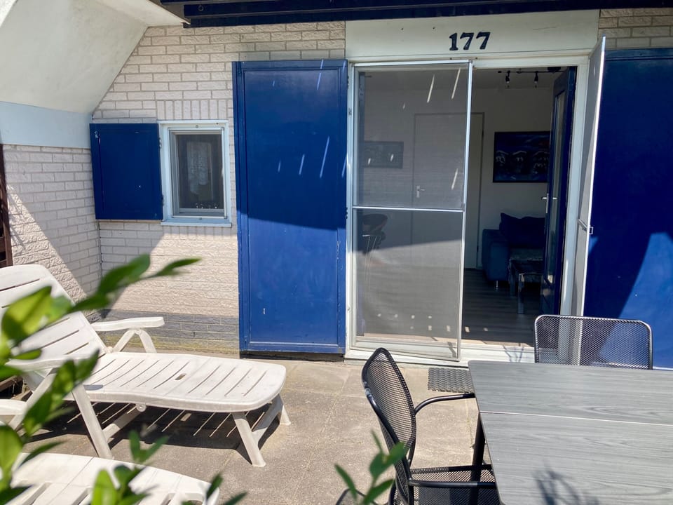 Bungalow, 2 Bedrooms, Terrace, Garden View | Outdoor dining
