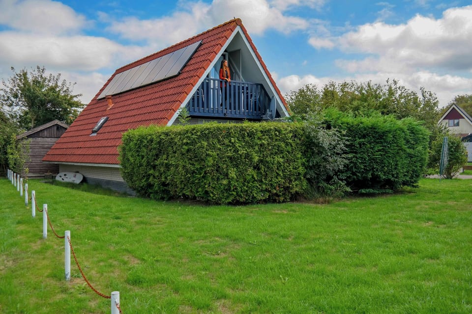 Bungalow, 2 Bedrooms, Terrace, Garden View | Property grounds