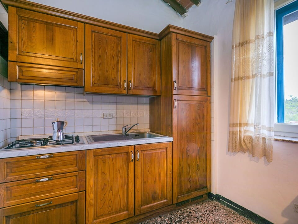 Cabinetry, Countertop, Furniture, Property, Building, Kitchen, Wood, Sink, Drawer, Tap