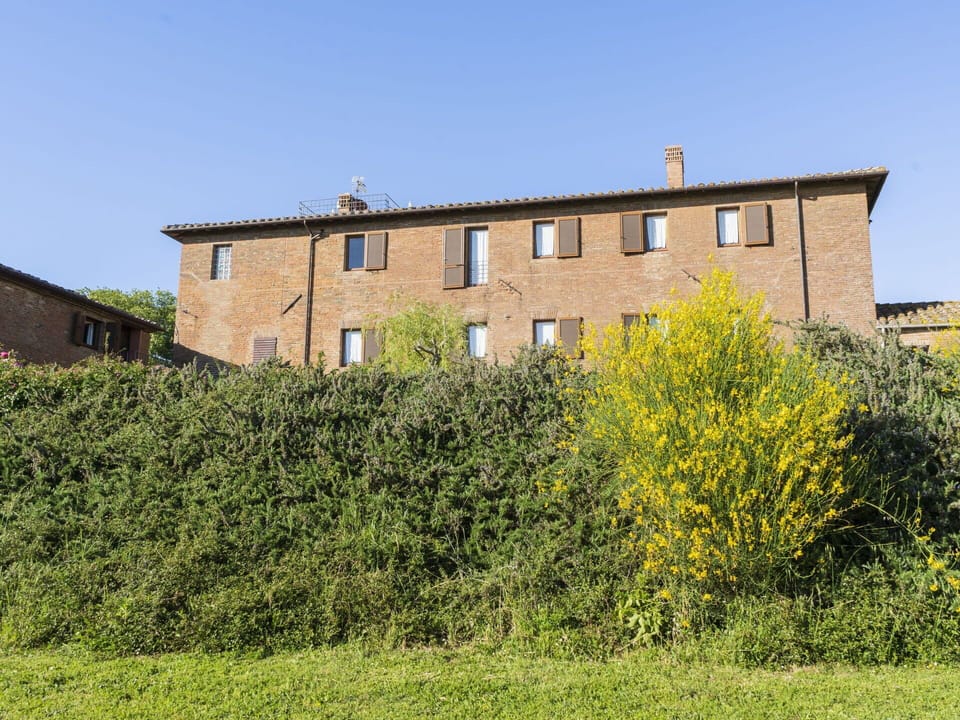 Sky, Plant, Window, Building, Land Lot, Grass, House, Facade, Real Estate
