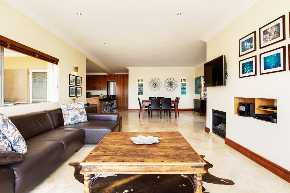 Camps Bay Beach Condo 7