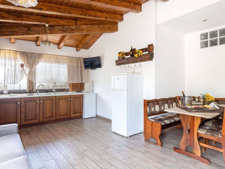 Cabinetry, Property, Furniture, Wood, Window, Interior Design, Building, Countertop, Architecture, Floor
