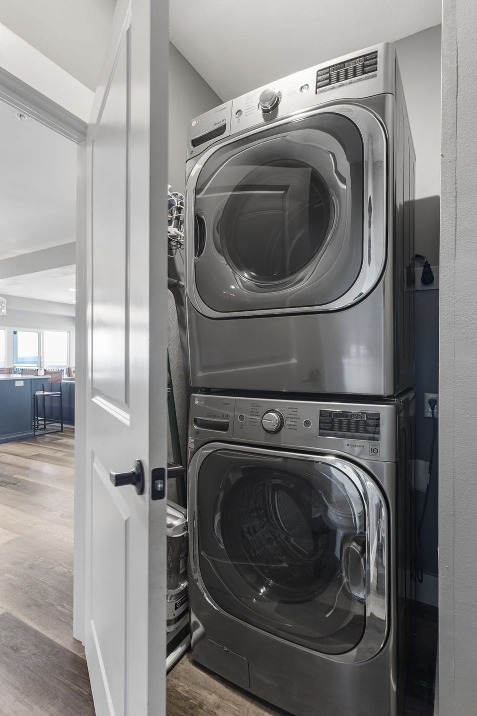 Stacked washer and dryer in main floor 1/2 bath