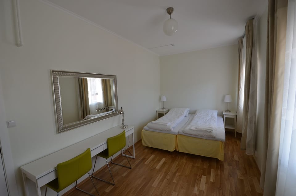 Double or Twin Room | Individually furnished, bed sheets
