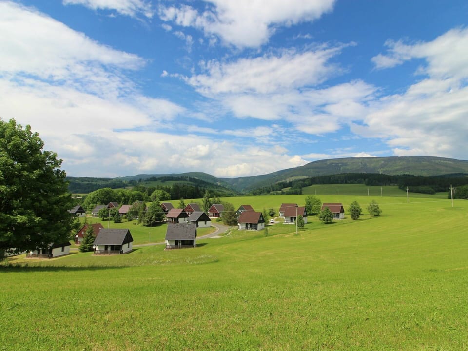 Cloud, Sky, Plant, Natural Landscape, Tree, Highland, House, Land Lot, Cumulus, Grass