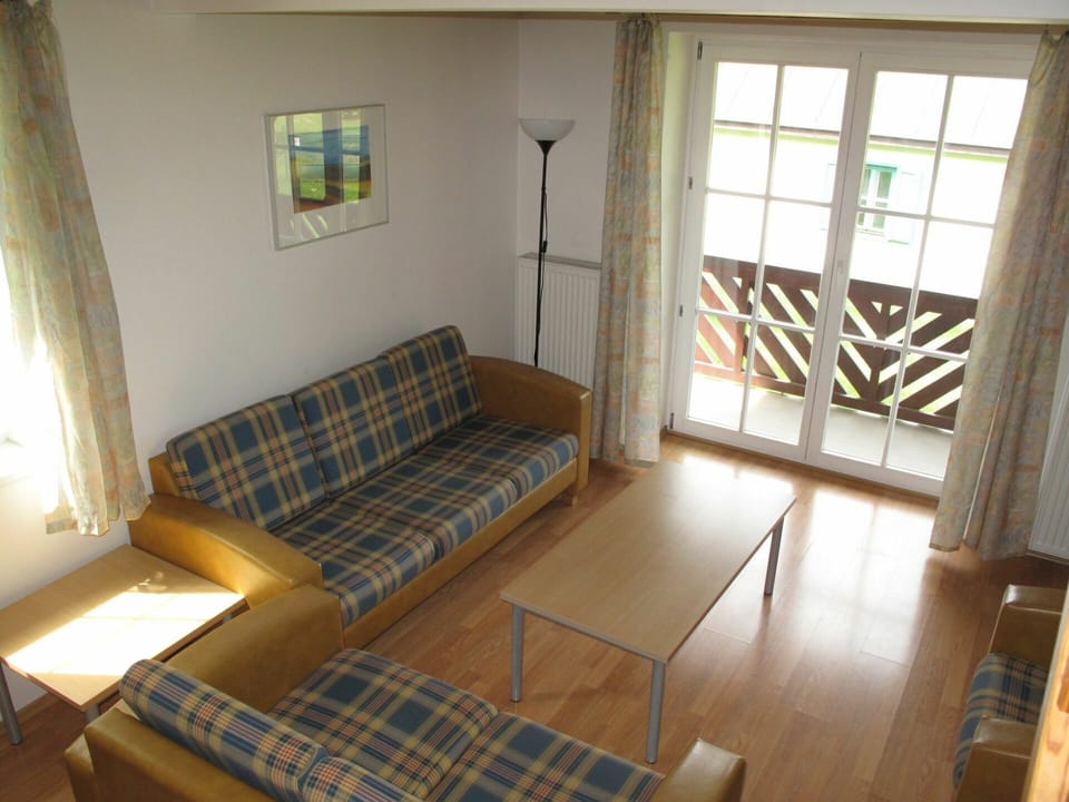 Property, Couch, Window, Building, Wood, Comfort, Studio Couch, Flooring, Floor