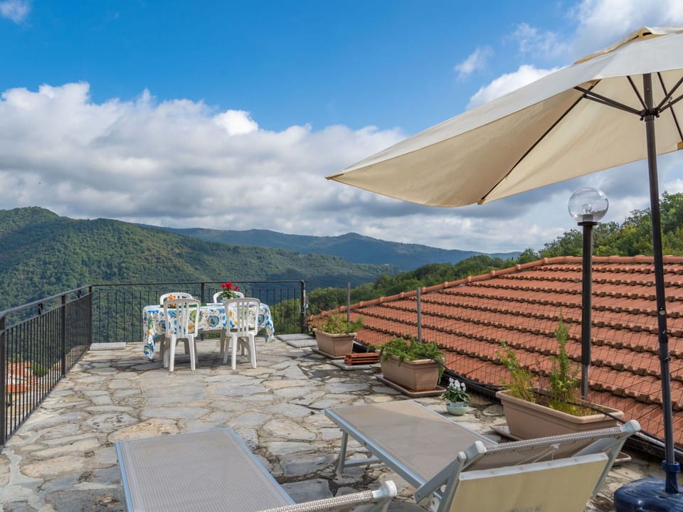 Property, Hill Station, Mountain, Vacation, Roof, Tourism, House, Real Estate, Technology, Architecture