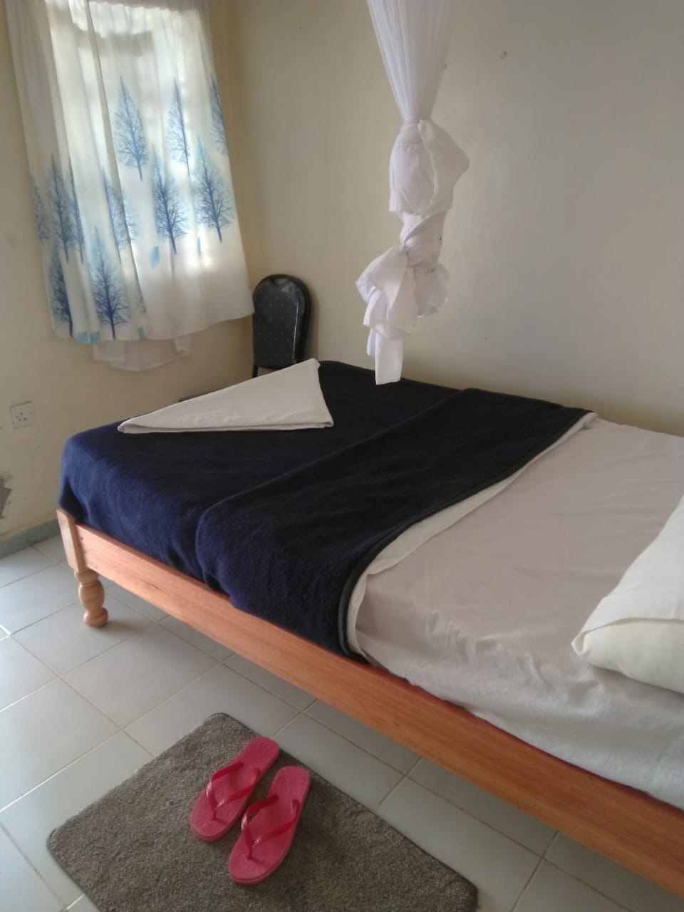 Double Room | Desk, bed sheets