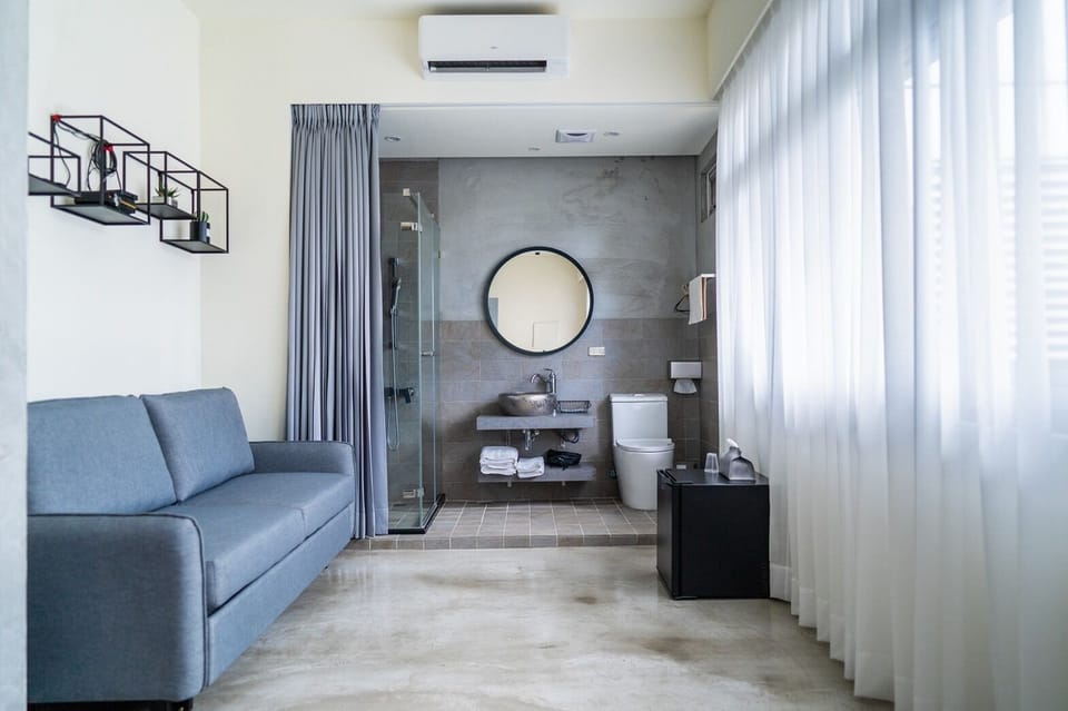 Gallery Double Room, Balcony | Desk, laptop workspace, soundproofing, free WiFi