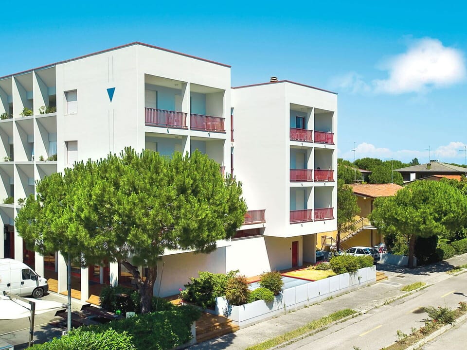 Residential Area, Property, Building, Neighbourhood, Mixed-Use, Real Estate, Apartment, Architecture, House, Metropolitan Area