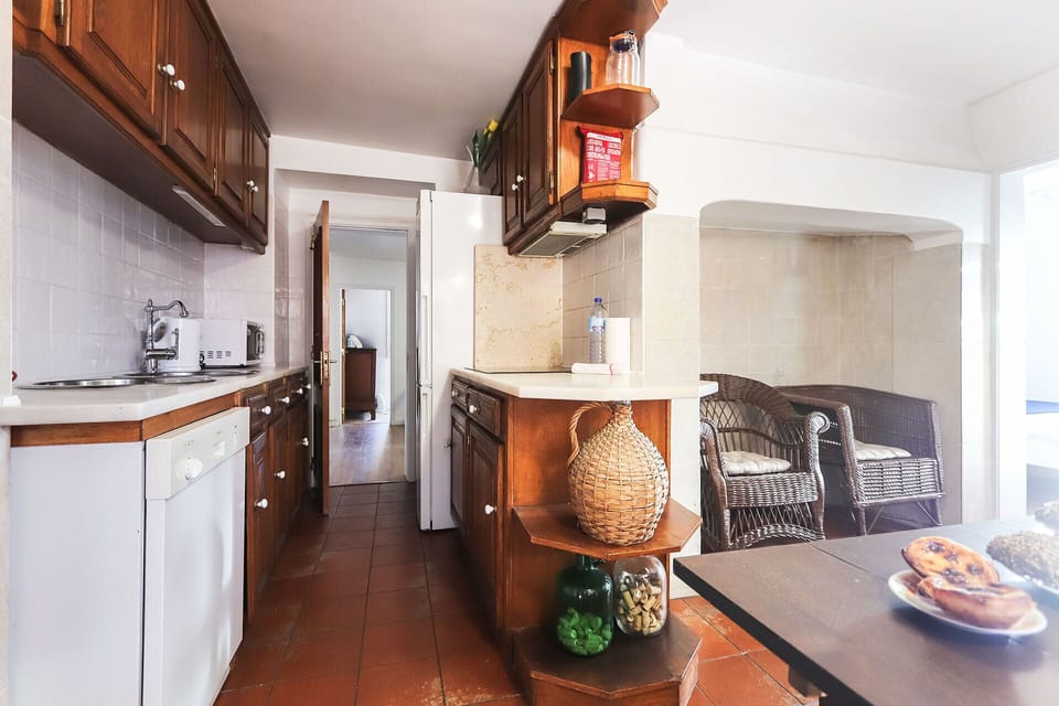 Apartment, 3 Bedrooms, Non Smoking | Private kitchen | Full-size fridge, microwave, oven, stovetop