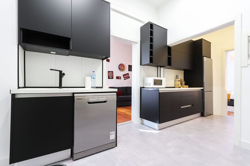 Apartment, 2 Bedrooms, Non Smoking | Private kitchen | Full-size fridge, microwave, oven, stovetop