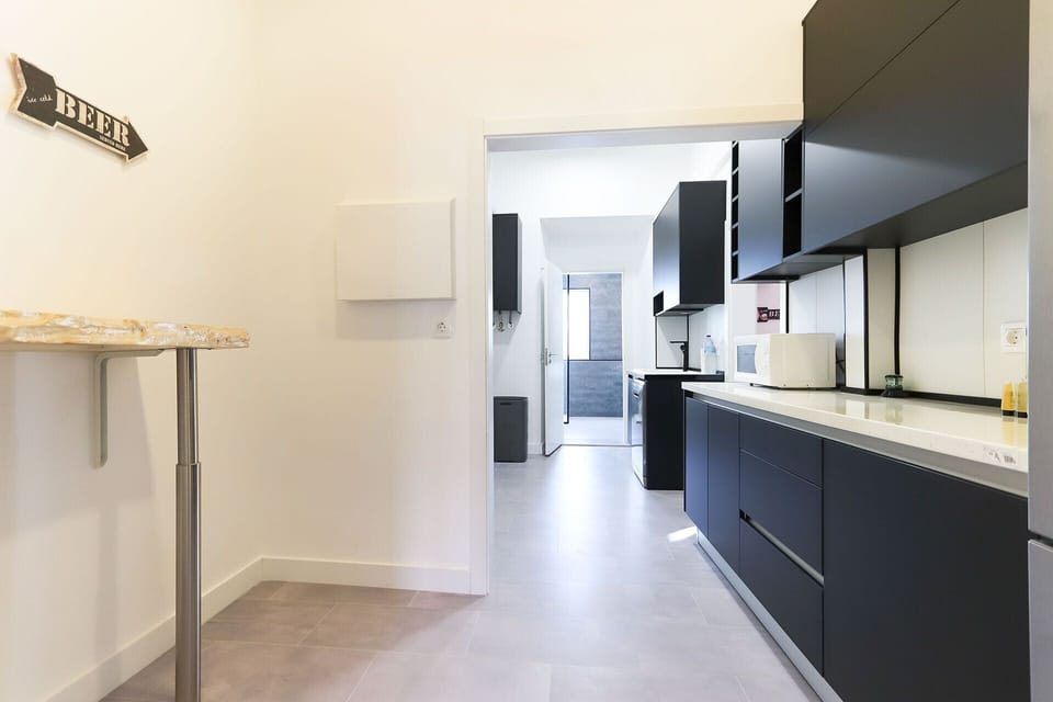Apartment, 2 Bedrooms, Non Smoking | Private kitchen | Full-size fridge, microwave, oven, stovetop