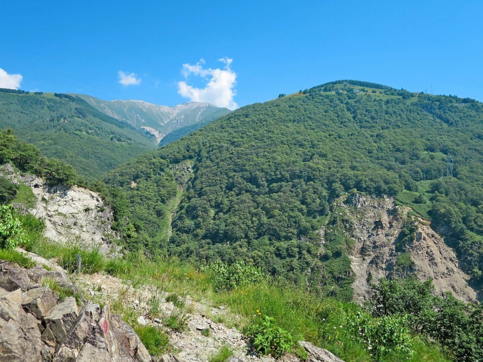 Sky, Cloud, Mountain, Plant Community, Plant, Natural Landscape, Terrain, Slope, Landscape, Grassland
