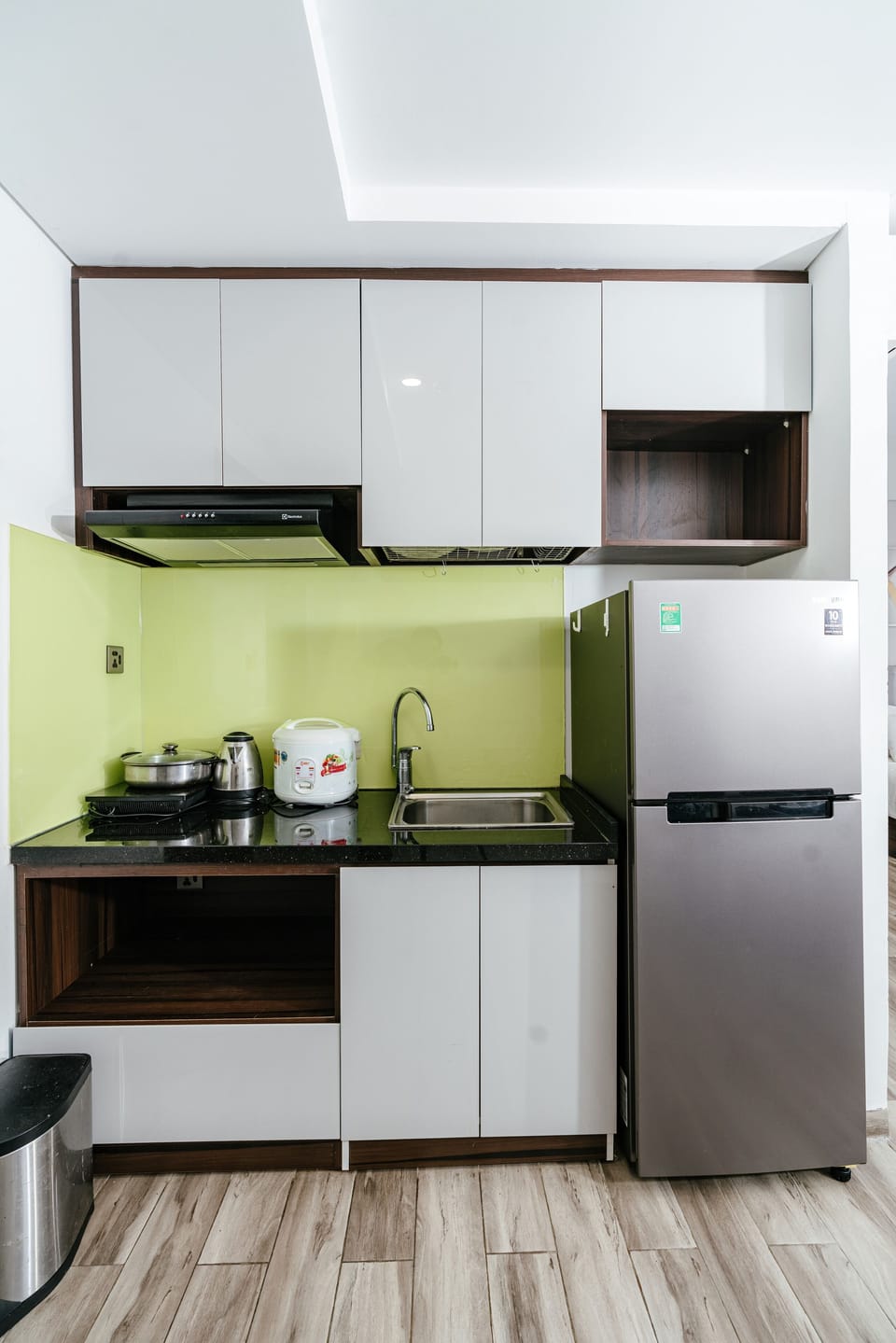 Deluxe Apartment, 1 Bedroom | Private kitchen | Mini-fridge, electric kettle, cleaning supplies, paper towels