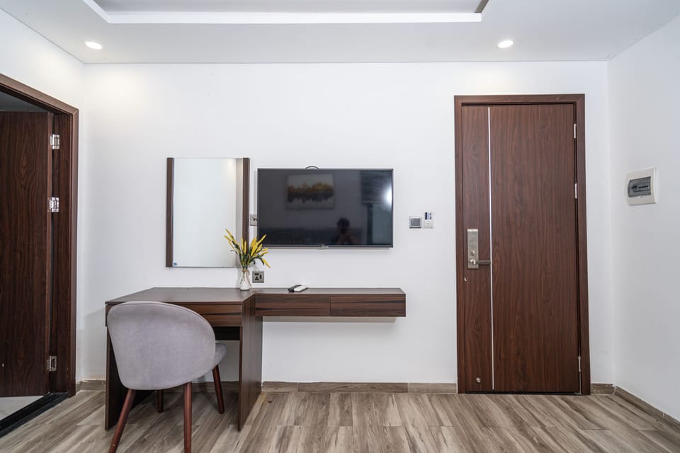 Superior Double Room | In-room dining