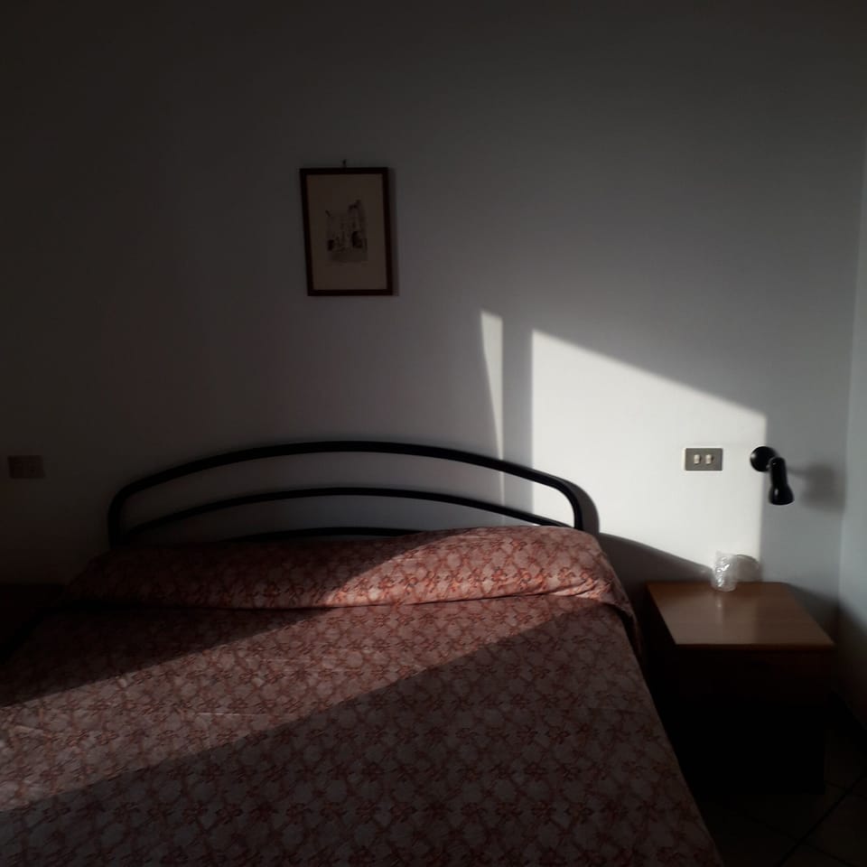 Basic Double or Twin Room, Accessible | Desk, iron/ironing board, free WiFi, bed sheets