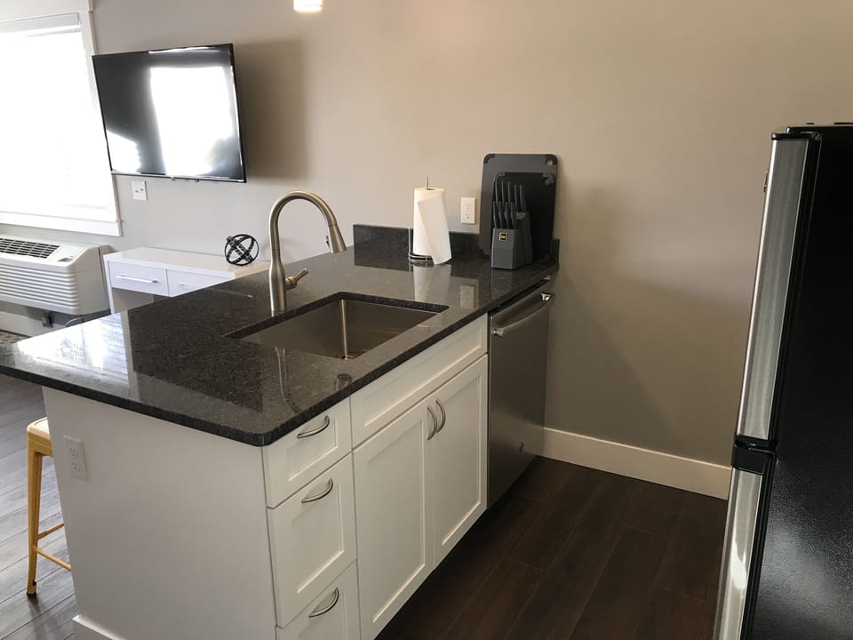 kitchen bar