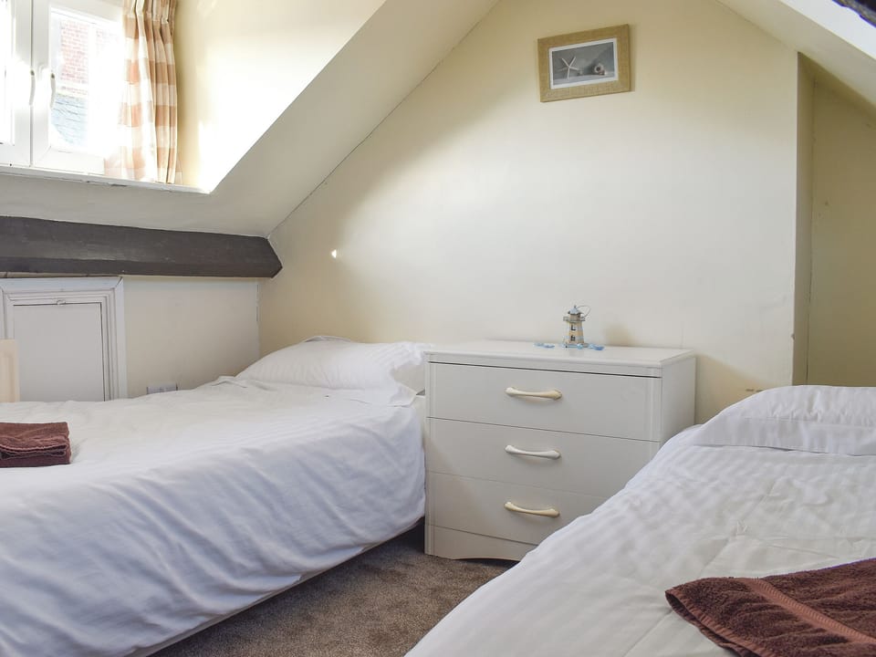Twin bedroom | Caedmon&rsquo;s Dream, Whitby