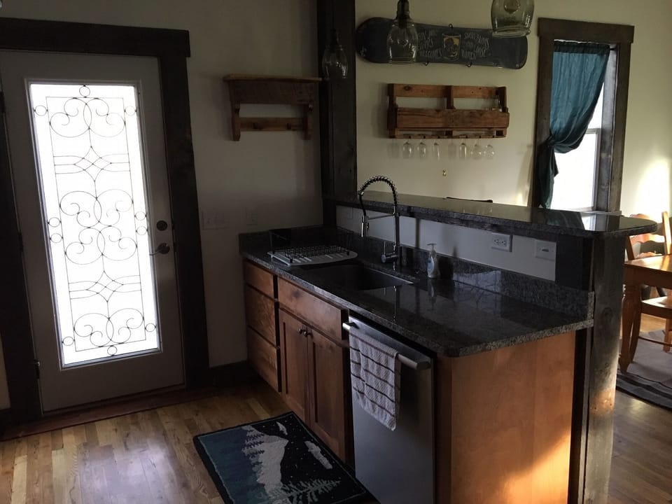 Kitchen sink farm style