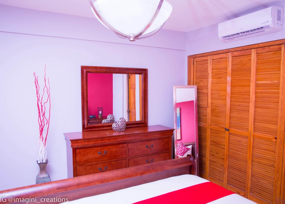 City Apartment, 1 Bedroom, City View, Executive Level | 1 bedroom, in-room safe, blackout drapes, iron/ironing board