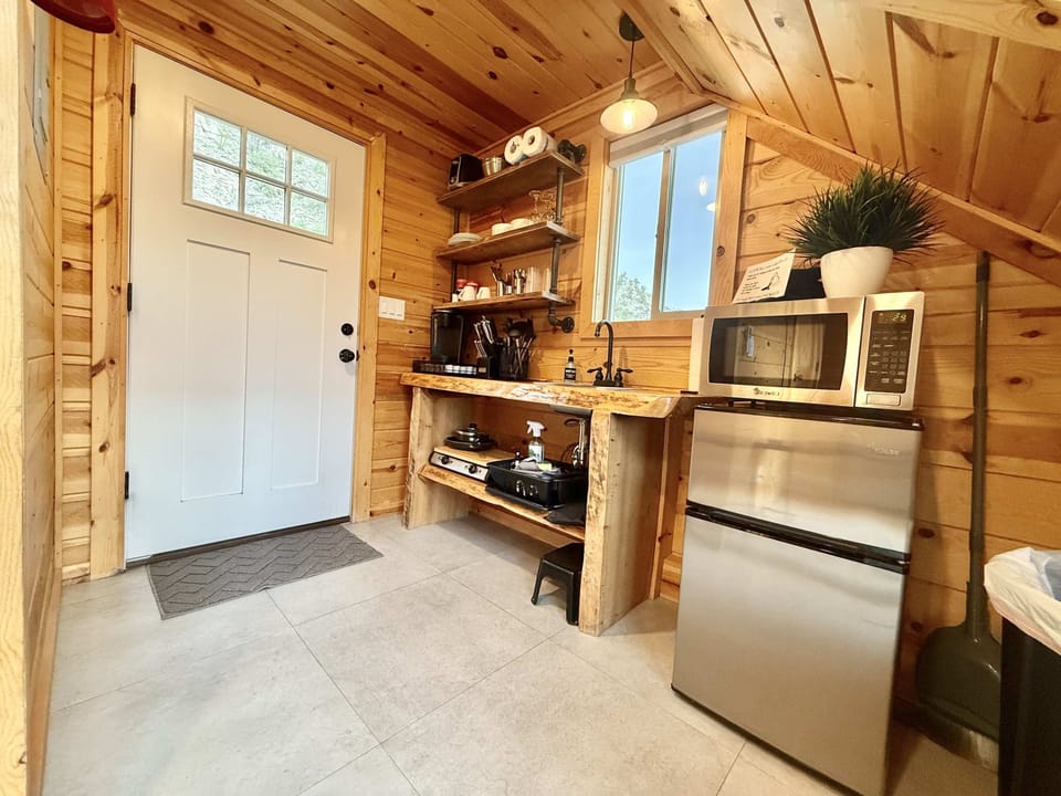 Treehouse Kitchenette