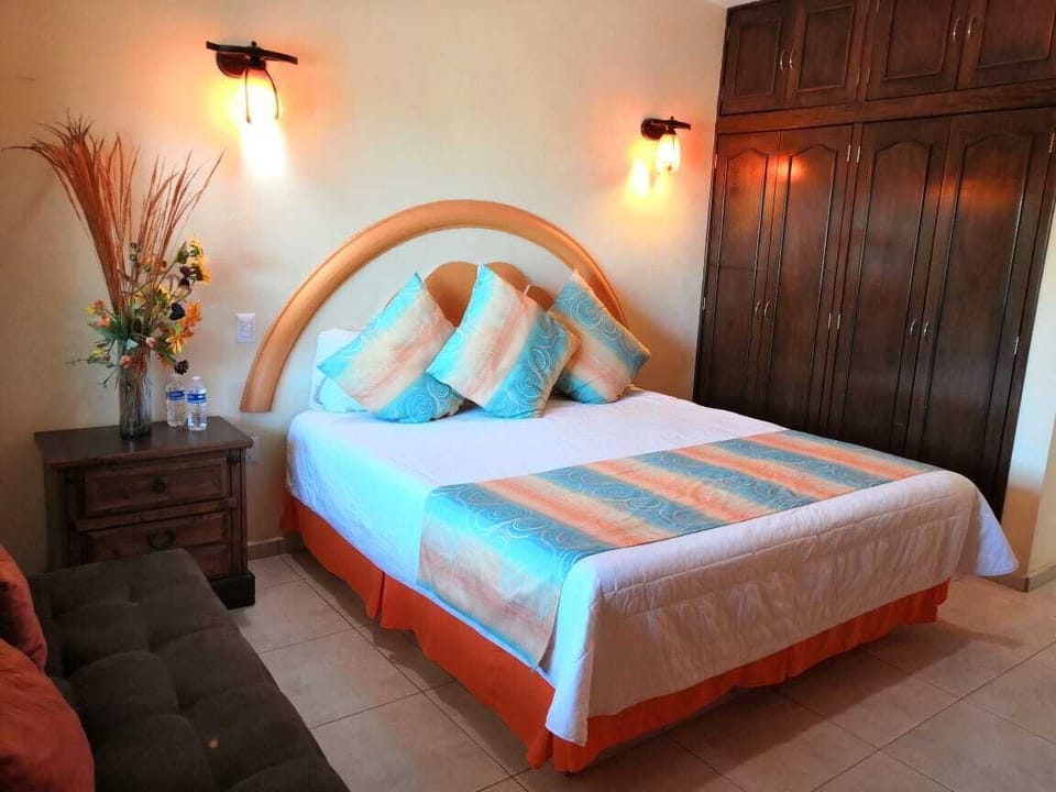 Junior Suite, Jetted Tub | Iron/ironing board, bed sheets