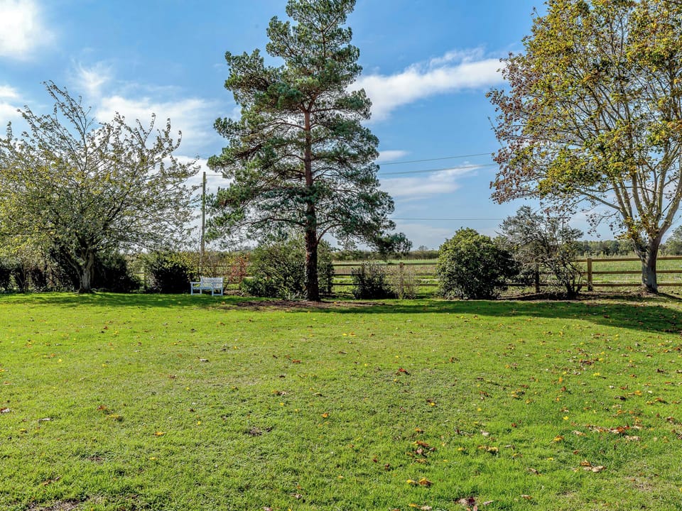 Garden with lots of room for dogs and children to run about | Mark Farmhouse, Tillingham, near Southminster