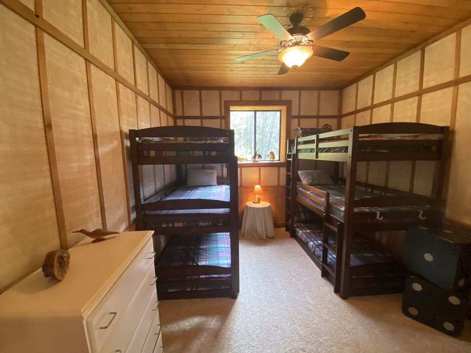 Bunk room - sleeps six kids!