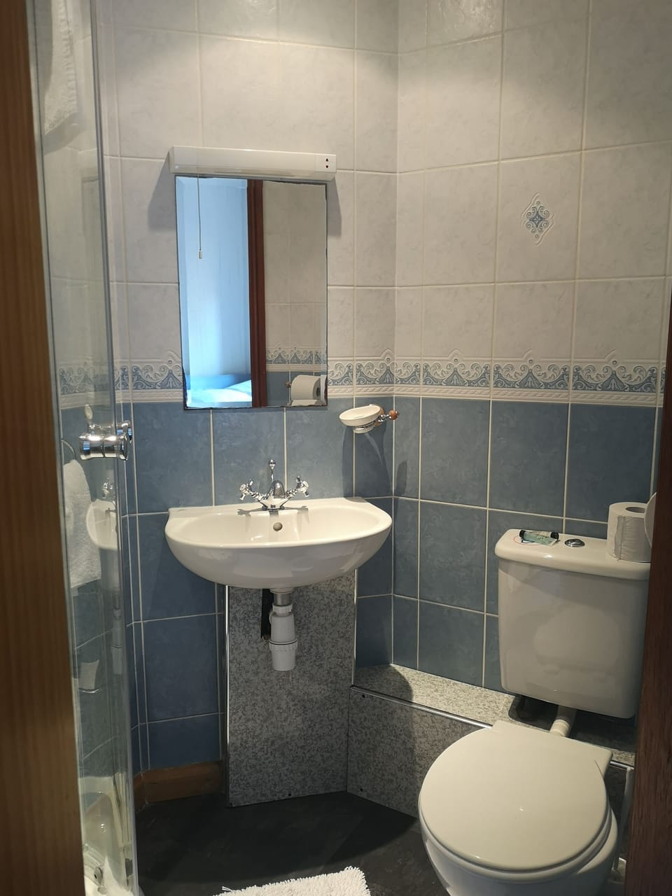 Double Room, Ensuite | Bathroom sink