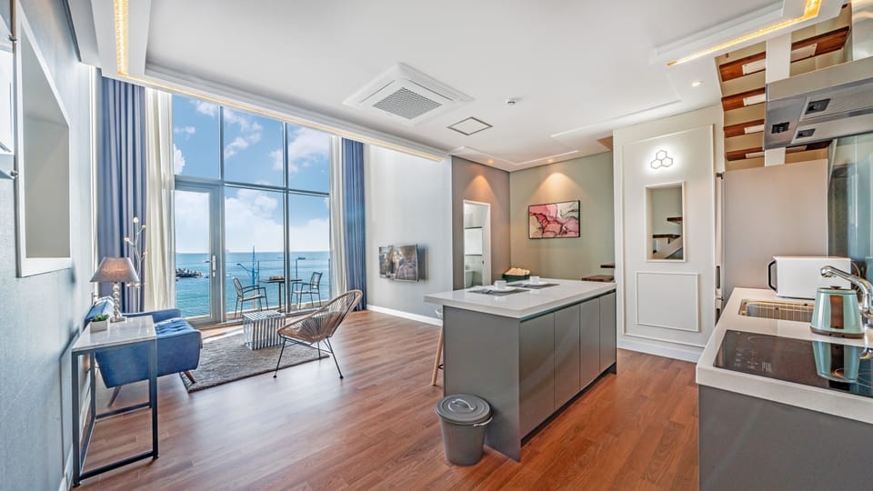 Room (B_201) | Living area | Smart TV, heated floors