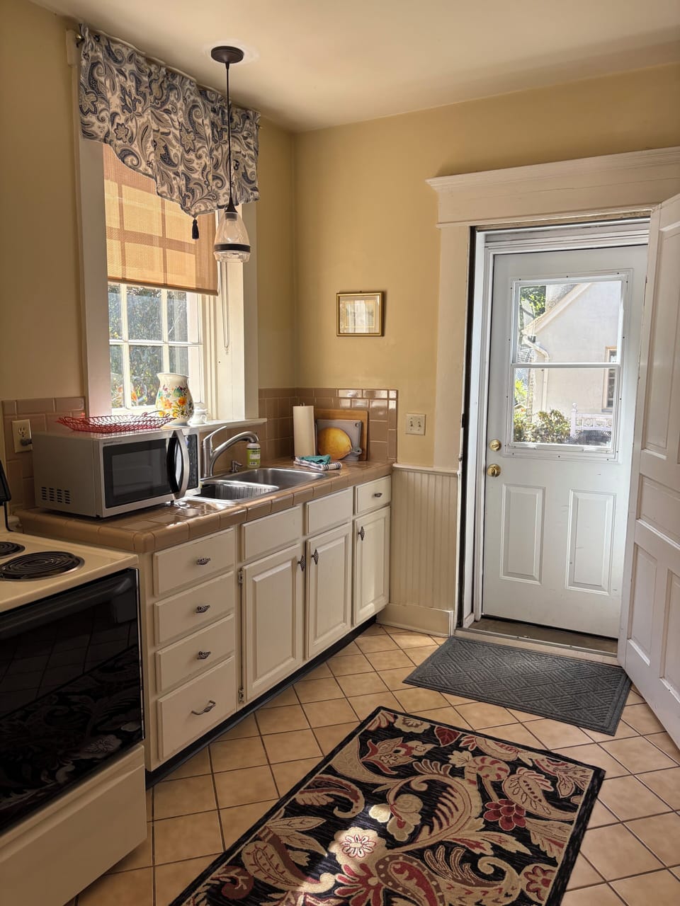 Fully equipped kitchen