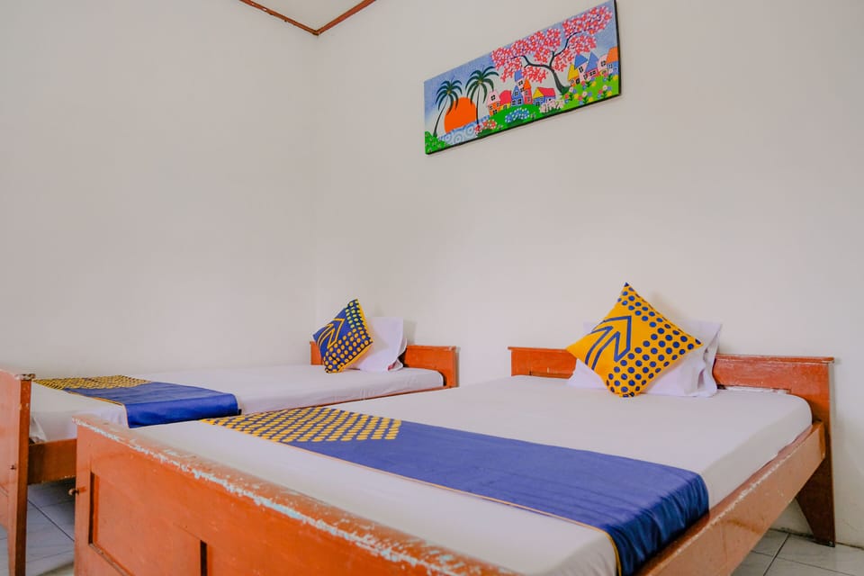 Economy Double Room | Desk, free WiFi