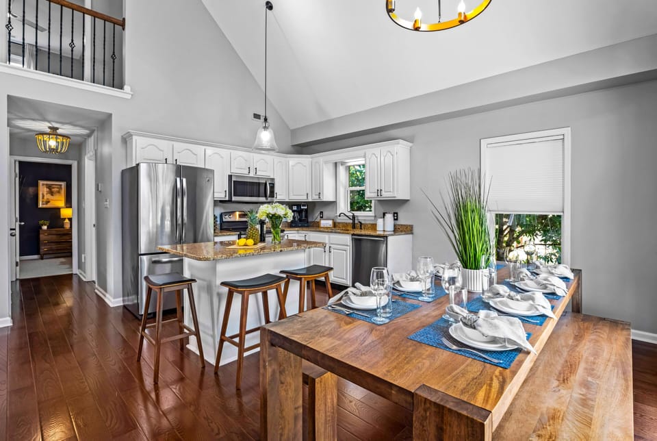 House, Multiple Beds, Lake View (Blue Wing Bay) | Dining